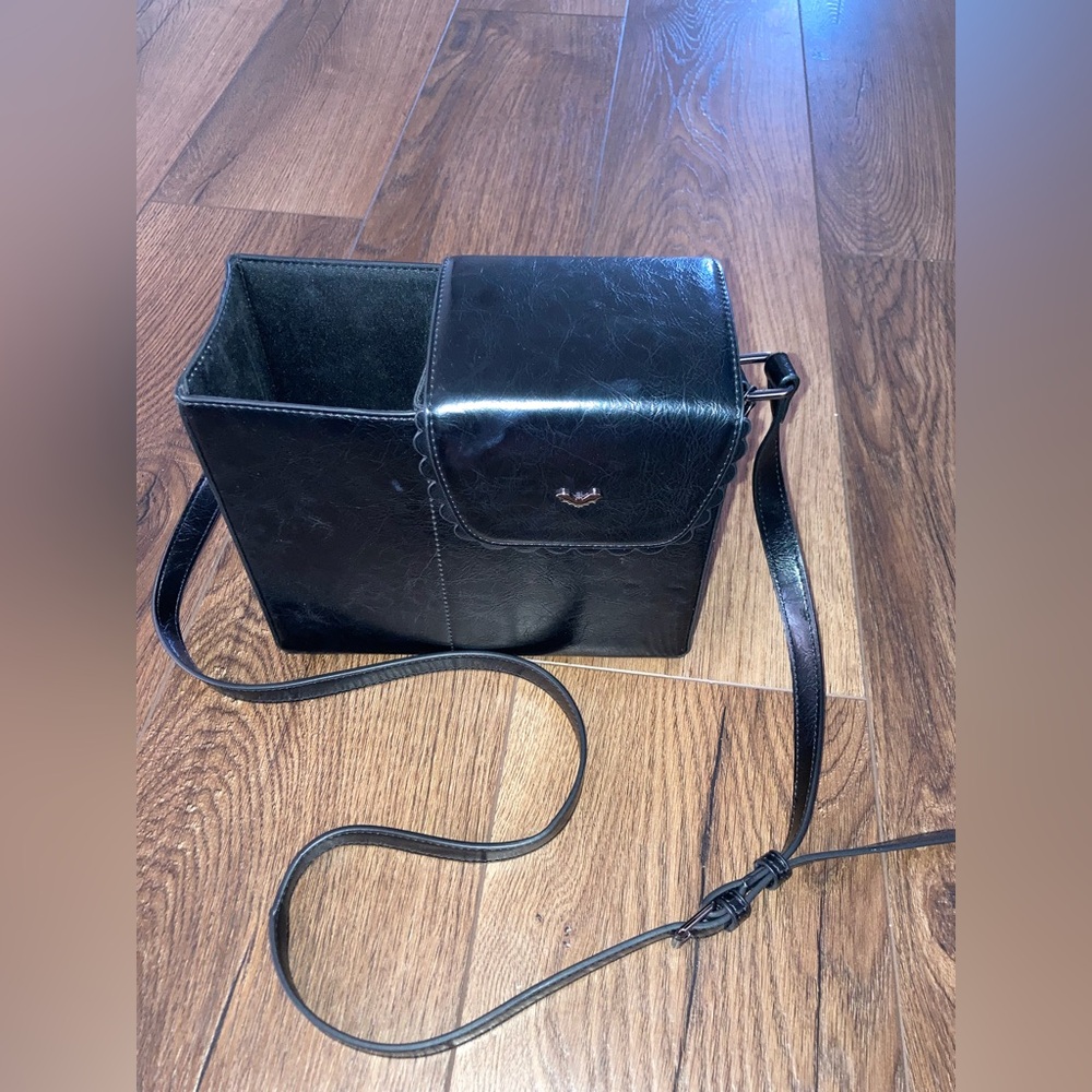 Kate Gabrielle women’s Black  Crossbody Bag new